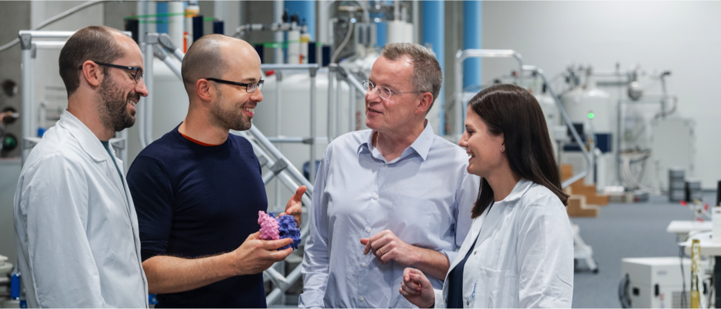 Abraham Lopez, Matthias Feige, Michael Sattler,  and Sina Bohnacker (from left).  Image: A. Heddergott / TUM