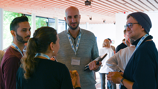 Exchange amongst doctoral candidates during the Autumn School.  Image: Carolin Lerch / TUM
