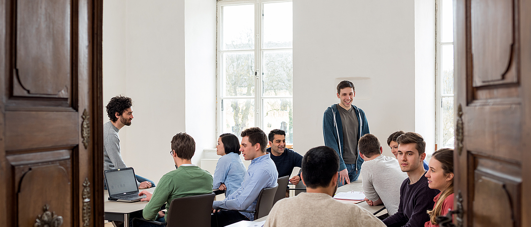 TUM Science and Study Center in the monastery Raitenhaslach in Burghausen, seminar room Margarete Ammon.  Image: Astrid Eckert / TUM