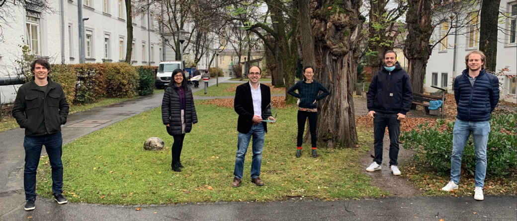 Prof. Karampinos and members of his research group (Image: private)