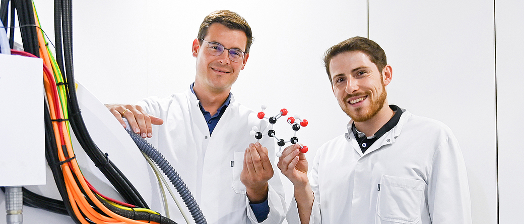 Prof. Franz Schilling (left) and his team have discovered Z-OMPD as a new molecular sensor that enables MRI imaging of pH, blood flow and renal filtration. 