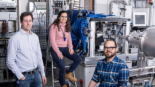 Part of the research team that investigated CT contrast agents at the cellular level using ptychographic computed tomography. From left to right: Dr. Mirko Holler, Dr. Ana Diaz, Dr. Manuel Guizar-Sicairos. Image: Paul Scherrer Institute / Mahir Dzambegovic