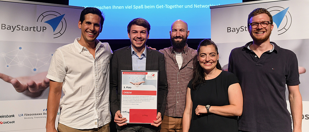 Das Team des Start-ups ORBEM bei der Preisverleihung des Münchner Business Plan Wettbewerbs. Bild: BayStartUP Das Team des Start-ups ORBEM bei der Preisverleihung des Münchner Business Plan Wettbewerbs. Bild: BayStartUP