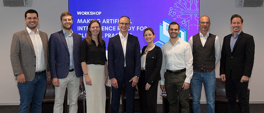 Some of the participants at the workshop (from left to right): Sardi Hyska, Silvan Lange, Theresa Willem, Prof. Lars French (Head of the research cooperation DR-AI), Melia Fleischmann, Alessandro Wollek Prof. Michael Ingrisch, PD Dr. Bastian Sabel Image: LMU Klinkum